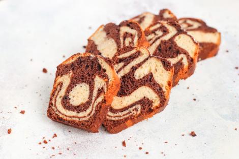Chec pufos cu iaurt şi cacao. Reţeta unui desert delicios
