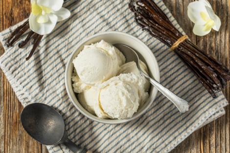 Cum faci îngheţată de casă fără un aparat special. Cele 4 ingrediente de care ai nevoie