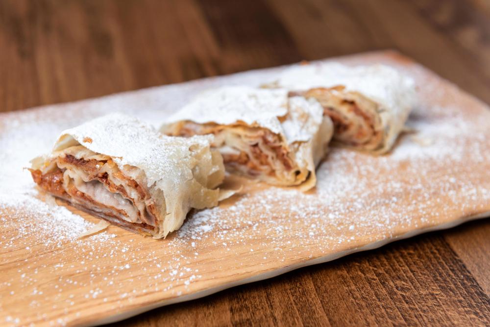 Plăcintă cu dovleac de post. Cum obține un desert ușor și rapid un desert delicios