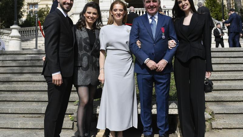 Kira Hagi și Thomas Ferfelis s-au căsătorit religios! Primele imagini cu rochia de mireasă care a eclipsat totul în jur