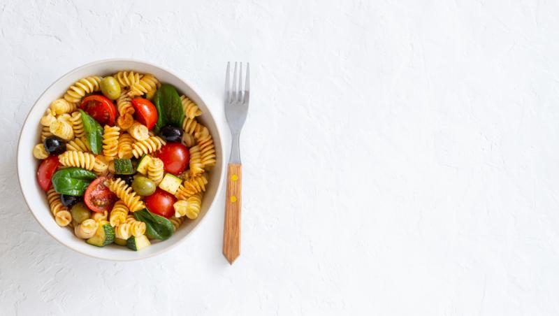 Salate de post consistente. 6 idei de rețete