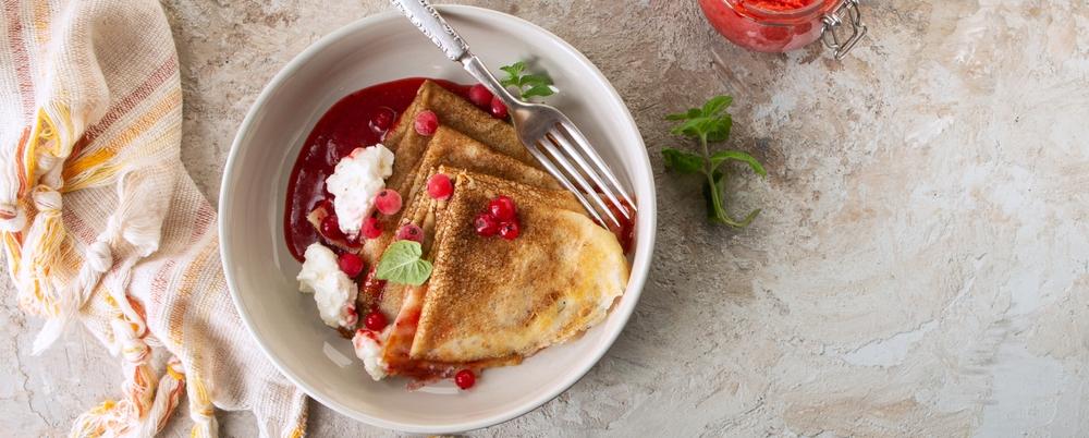 Clătite cu mascarpone și dulceață. Desertul care te va cuceri