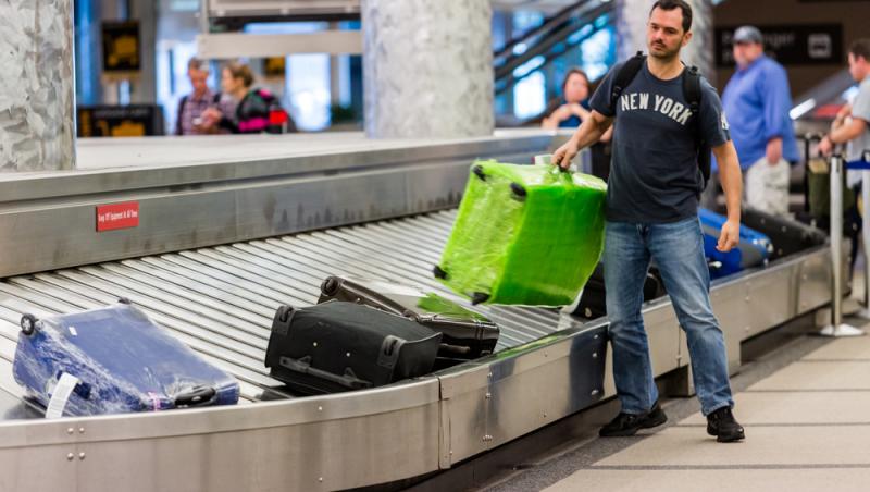 Schimbări la regulile bagajelor de mână în plin sezon al vacanțelor. La ce să fie atenți călătorii