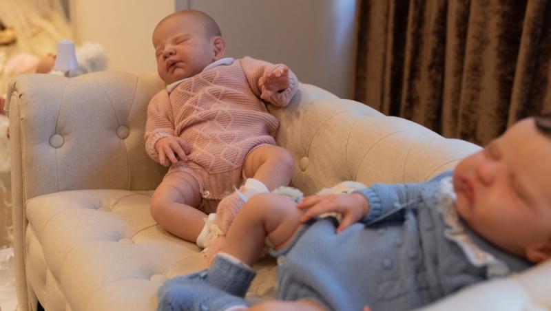 De la terapie la afacere. Păpușile „reborn” au creat controverse la nivel mondial. Ce spun oamenii despre acest fenomen