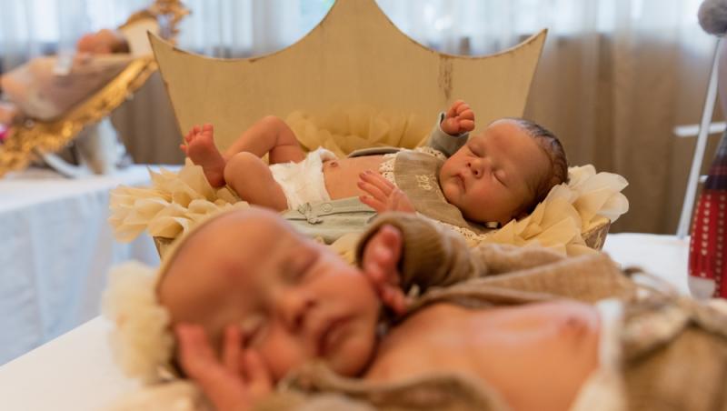 De la terapie la afacere. Păpușile „reborn” au creat controverse la nivel mondial. Ce spun oamenii despre acest fenomen