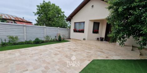 (P) Travertin exterior – piatra naturală care îți transformă complet curtea, terasa sau fațada