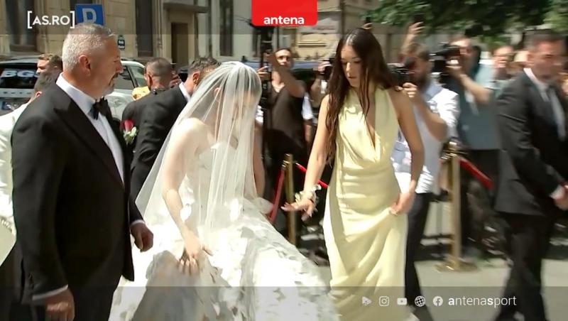 Cât a costat rochia de mireasă purtată de Kira Hagi la nunta cu Thomas Ferfelis. Din ce colecție de lux face parte