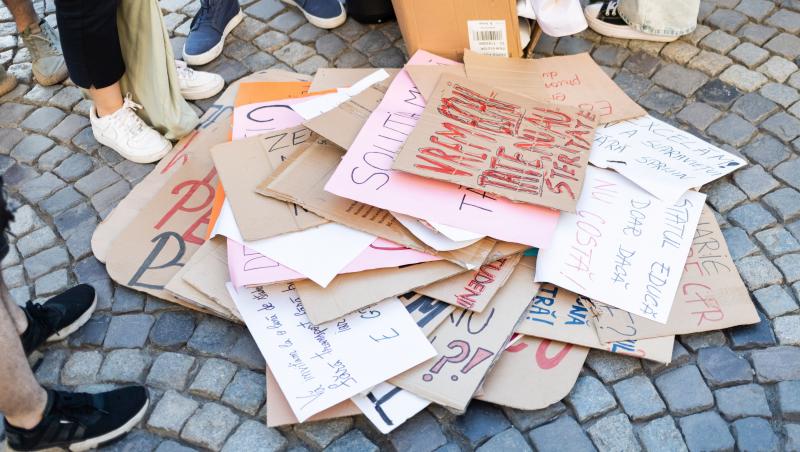 Studenții, în stradă după decizia Guvernului de a reduce fondul pentru burse. Ce le-a răspuns ministrul Educației, Daniel David