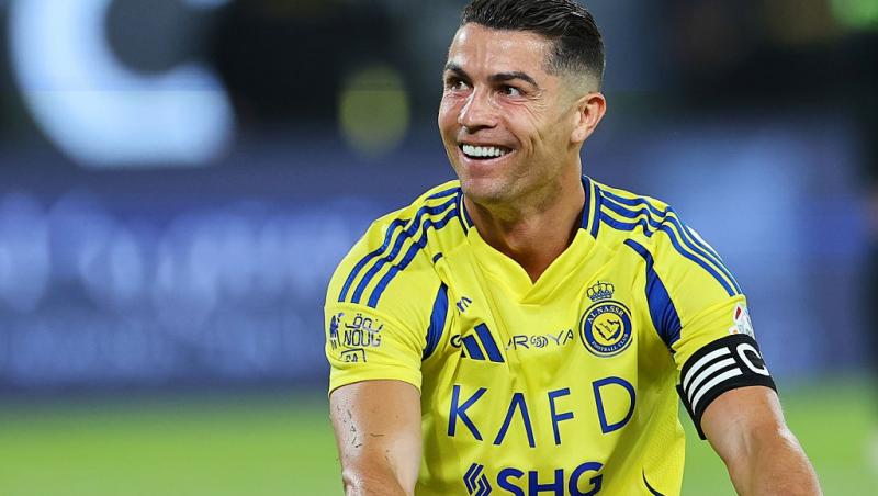 Cristiano Ronaldo îmbrăcat în echipamentul de fotbal al echipei Al-Nassr