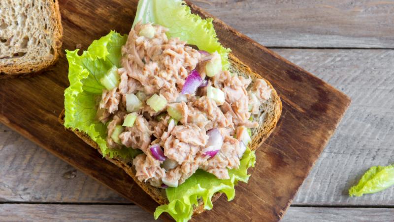 Salate cu ton. 6 rețete sănătoase și delicioase ușor de pregătit cu ton