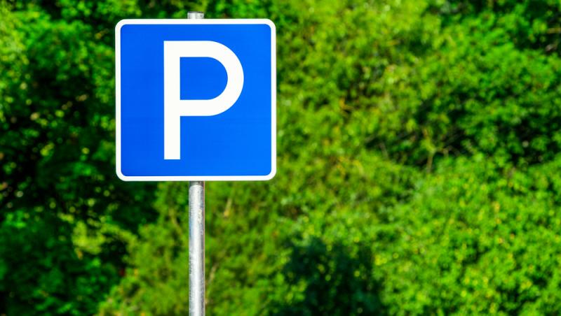 Locurile de parcare din Constanța vor fi taxate permanent în zona 0, inclusiv în weekend. Cât vor plăti turiștii de acum înainte