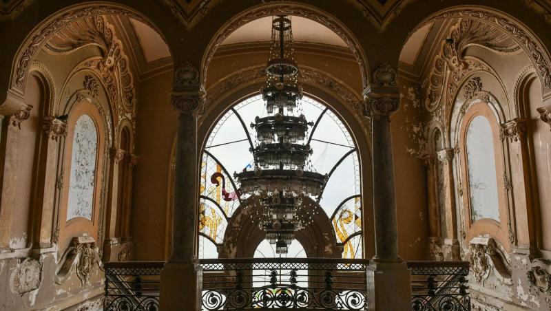 Cazinoul din Constanța a fost vandalizat la doar două săptămâni de la deschidere: „Au desprins foițele de aur de pe pereți” | FOTO