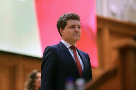 E omul momentului și ocupă cea mai mare funcție. Cum îl descriu pe Nicușor Dan vecinii din cartier: „N-a uitat de unde a plecat”