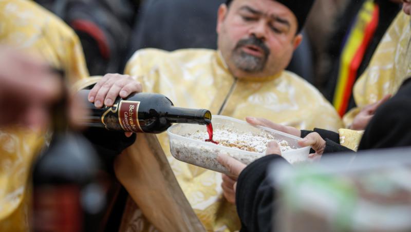 Ce se împarte de Moșii de vară 2025. Ce obiceiuri respectă românii pe 7 iunie