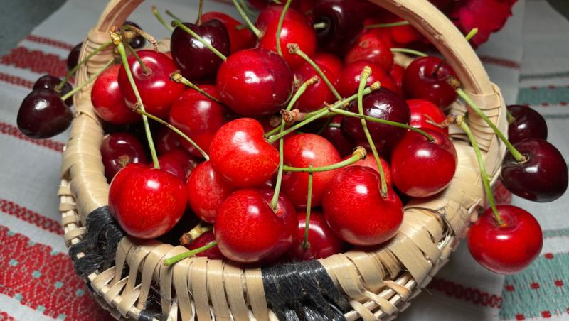 Ce se împarte de Moșii de vară 2025. Ce obiceiuri respectă românii pe 7 iunie