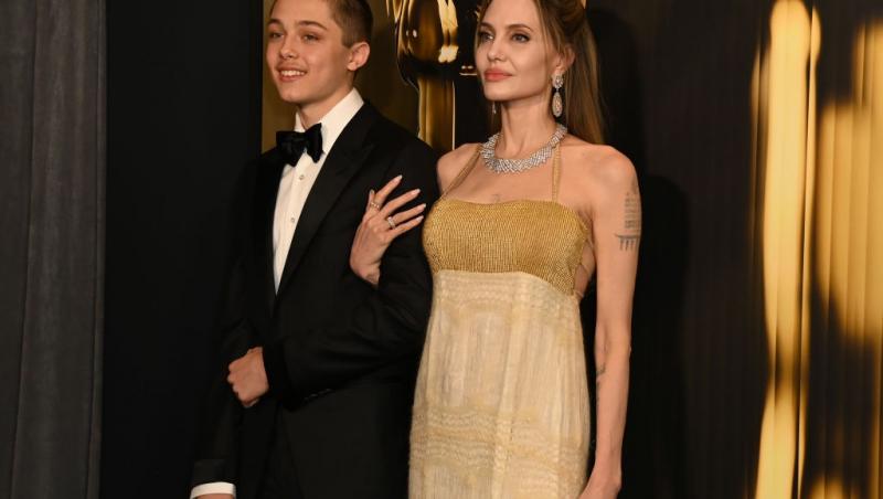 Angelina Jolie alături de fiul ei, Knox