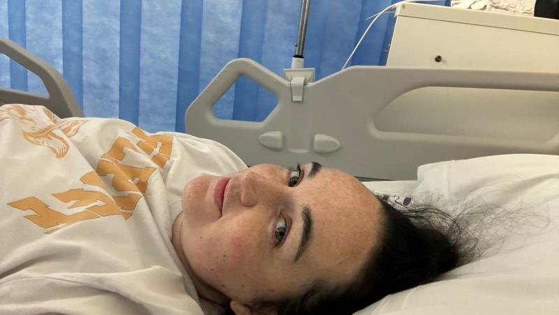 O tânără a crezut că are doar un pistrui apărut pe față de la soare. Când a mers la spital, medicii i-au pus un diagnostic crunt