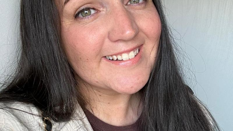 O tânără a crezut că are doar un pistrui apărut pe față de la soare. Când a mers la spital, medicii i-au pus un diagnostic crunt