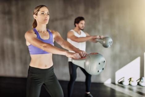 Cele mai bune exerciții pentru slăbit după 40 de ani. Iată cum poți arde mai ușor grăsimea