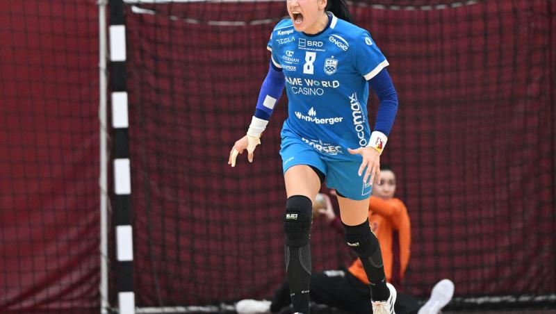 Nicușor Dan,spectacol la Sala Polivalentă la Gala Neagu.Cum a fost surprins președintele la meciul de retragere al Cristinei Neagu