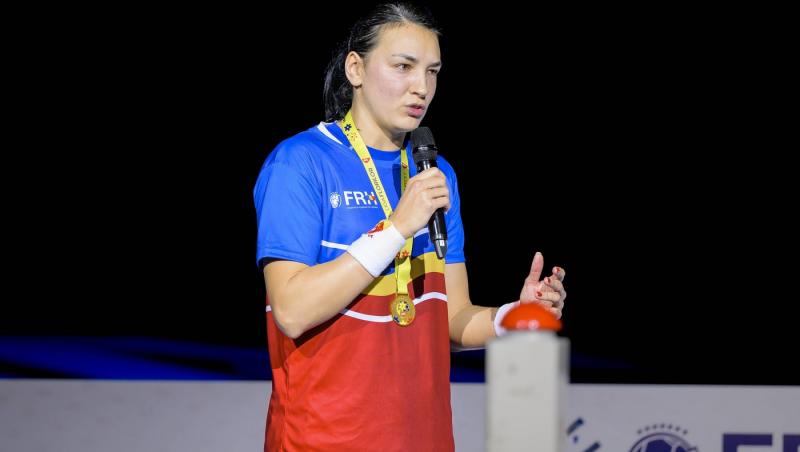 Nicușor Dan,spectacol la Sala Polivalentă la Gala Neagu.Cum a fost surprins președintele la meciul de retragere al Cristinei Neagu