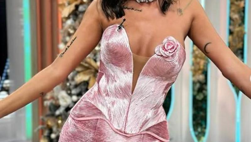 Imaginile incendiare cu Ramona Olaru în postura de bucătăreasă sexy le-a atras atenția urmăritorilor ei.Cum s-a pozat asistenta TV