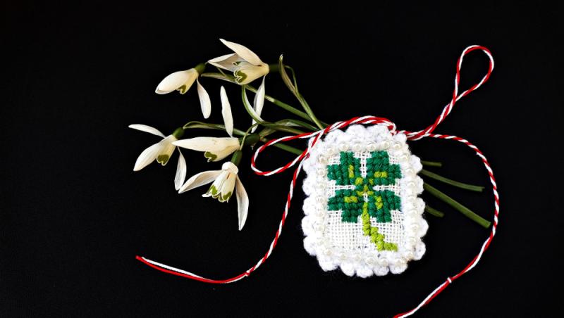 Ce simbolizează, de fapt, trifoiul cu patru foi. Ce superstiții românești sunt legate de el