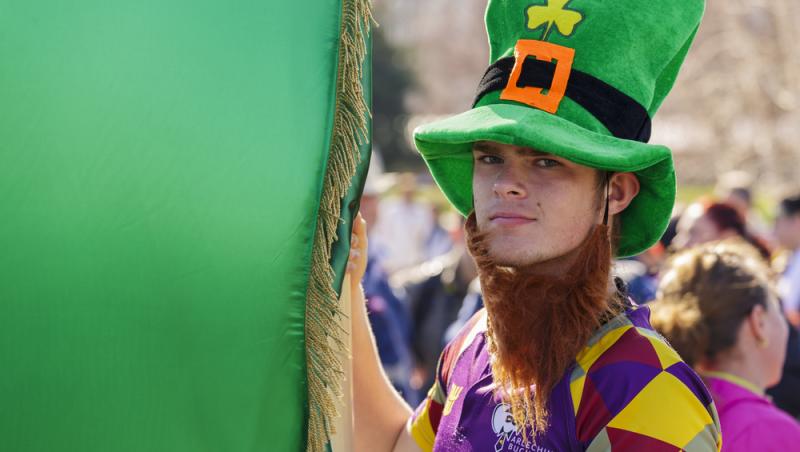 Ce simbolizează, de fapt, trifoiul cu patru foi. Ce superstiții românești sunt legate de el