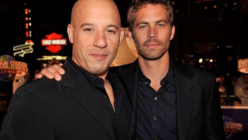 Paul Walker alături de Vin Diesel, ambii zâmbind