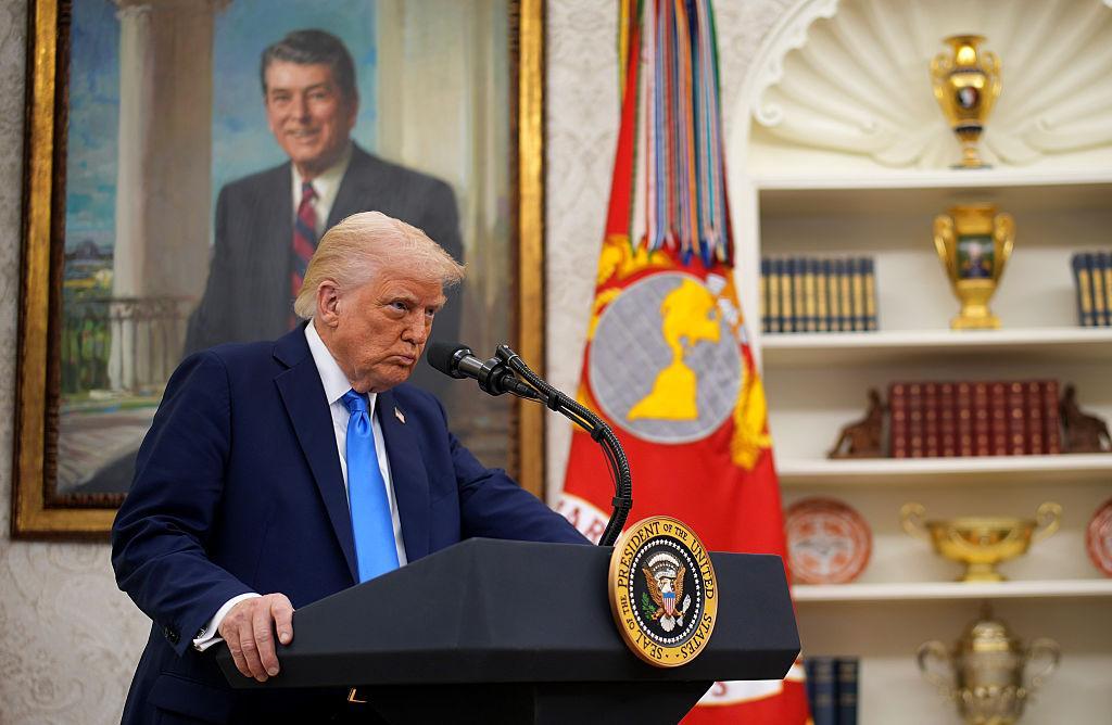 Donald Trump a impus taxe vamale pentru 6 state, printre care și Republica Moldova. Despre ce e vorba