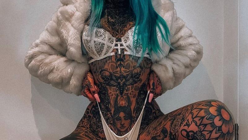 A cheltuit o avere pentru a-și acoperi corpul cu tatuaje. Cum arăta înainte tânăra blondă, cu chip angelic