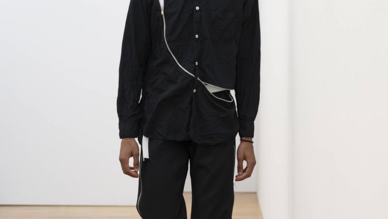 Artistul sibian Dan Perjovschi a desenat pentru un mare brand japonez. Cum arată colecția și ce l-a făcut să accepte colaborarea