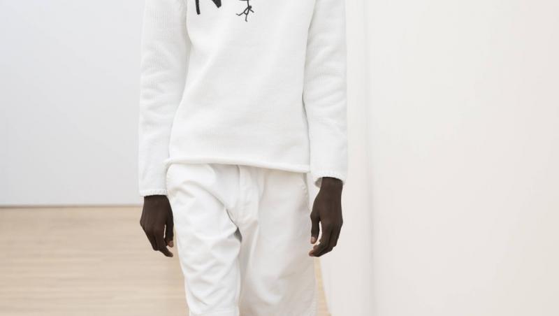 Artistul sibian Dan Perjovschi a desenat pentru un mare brand japonez. Cum arată colecția și ce l-a făcut să accepte colaborarea