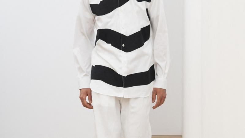 Artistul sibian Dan Perjovschi a desenat pentru un mare brand japonez. Cum arată colecția și ce l-a făcut să accepte colaborarea