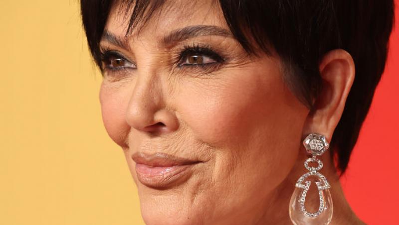 Kris Jenner, la 69 de ani, arată mai bine decât fiicele sale. Cât a plătit mogulul familiei Kardashian pentru operațiile estetice