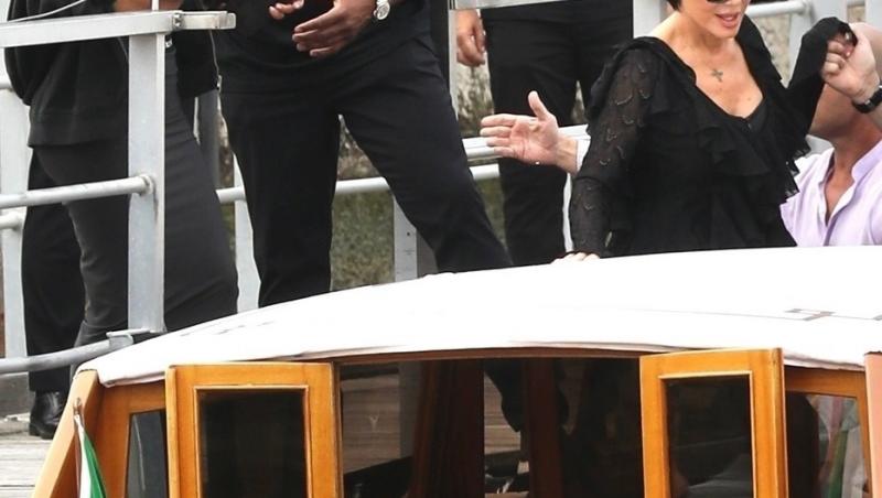 Kris Jenner, la 69 de ani, arată mai bine decât fiicele sale. Cât a plătit mogulul familiei Kardashian pentru operațiile estetice