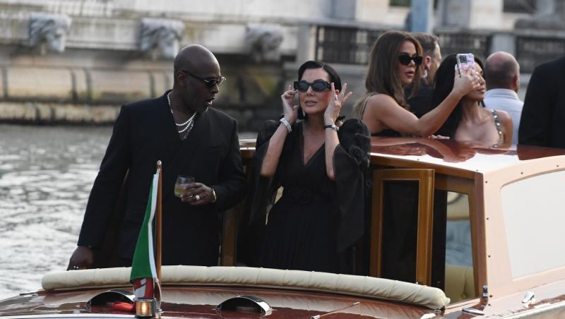 Kris Jenner, la 69 de ani, arată mai bine decât fiicele sale. Cât a plătit mogulul familiei Kardashian pentru operațiile estetice