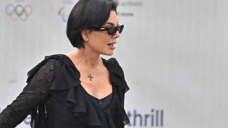 Kris Jenner, la 69 de ani, arată mai bine decât fiicele sale. Cât a plătit mogulul familiei Kardashian pentru operațiile estetice
