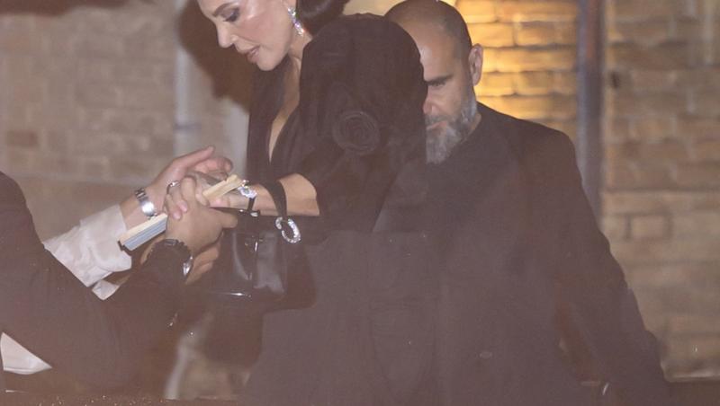 Kris Jenner, la 69 de ani, arată mai bine decât fiicele sale. Cât a plătit mogulul familiei Kardashian pentru operațiile estetice