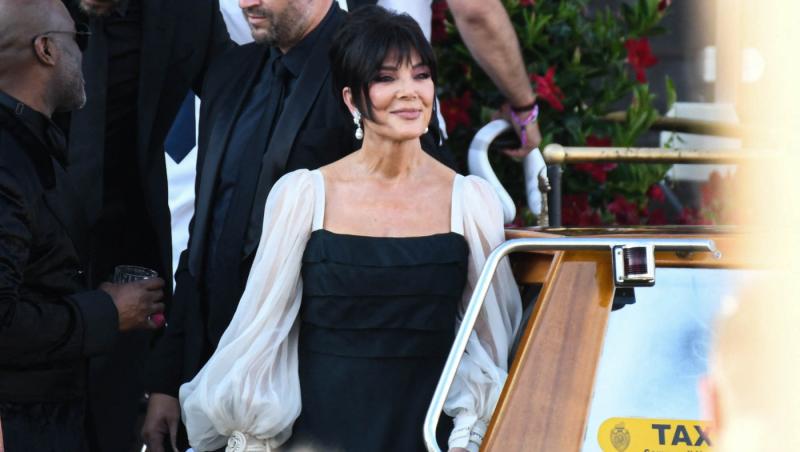 Kris Jenner, la 69 de ani, arată mai bine decât fiicele sale. Cât a plătit mogulul familiei Kardashian pentru operațiile estetice