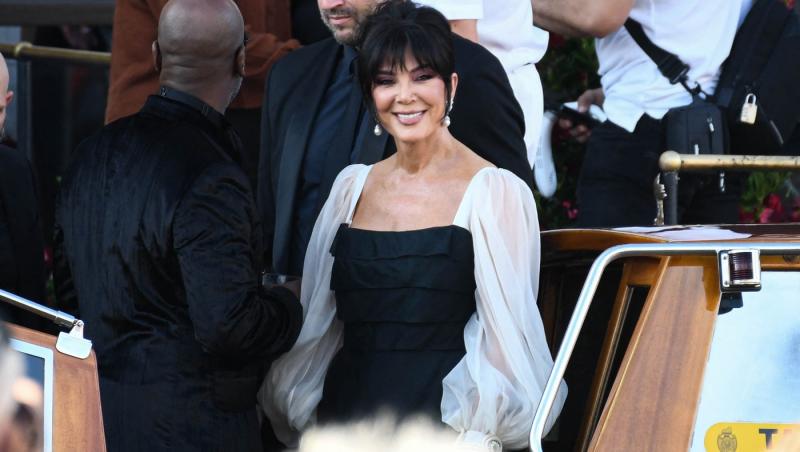 Kris Jenner, la 69 de ani, arată mai bine decât fiicele sale. Cât a plătit mogulul familiei Kardashian pentru operațiile estetice