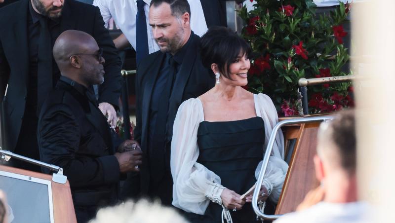 Kris Jenner, la 69 de ani, arată mai bine decât fiicele sale. Cât a plătit mogulul familiei Kardashian pentru operațiile estetice