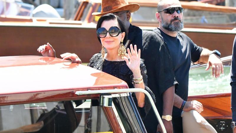 Kris Jenner, la 69 de ani, arată mai bine decât fiicele sale. Cât a plătit mogulul familiei Kardashian pentru operațiile estetice