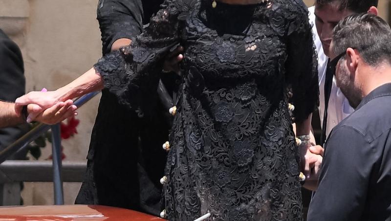 Kris Jenner, la 69 de ani, arată mai bine decât fiicele sale. Cât a plătit mogulul familiei Kardashian pentru operațiile estetice