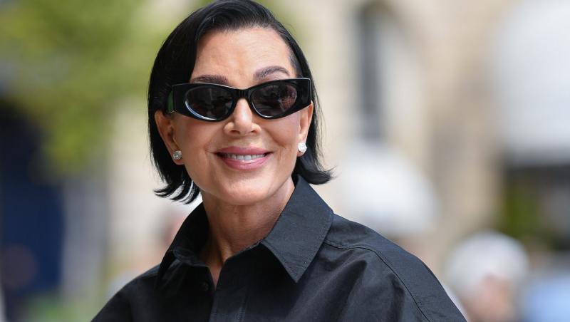 Kris Jenner, la 69 de ani, arată mai bine decât fiicele sale. Cât a plătit mogulul familiei Kardashian pentru operațiile estetice