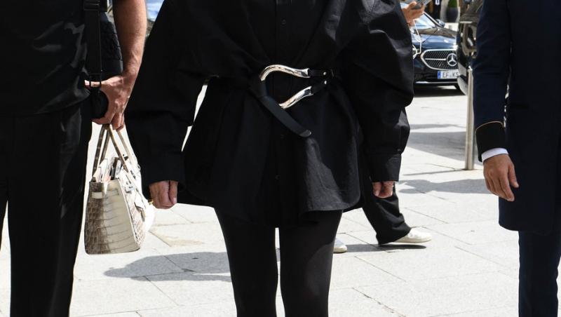 Kris Jenner, la 69 de ani, arată mai bine decât fiicele sale. Cât a plătit mogulul familiei Kardashian pentru operațiile estetice