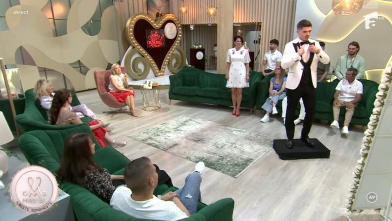 Mireasa sezonul 11. Băieții au îmbrăcat costumele de mire și au defilat în fața părinților. Au curs multe lacrimi