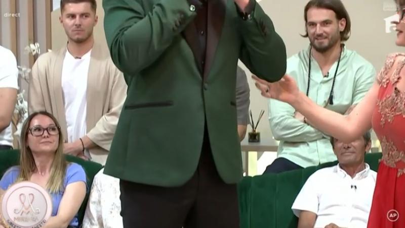 Mireasa sezonul 11. Băieții au îmbrăcat costumele de mire și au defilat în fața părinților. Au curs multe lacrimi