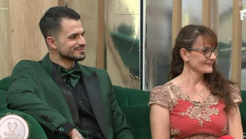 Mireasa sezonul 11. Băieții au îmbrăcat costumele de mire și au defilat în fața părinților. Au curs multe lacrimi