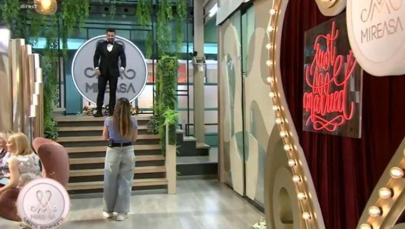 Mireasa sezonul 11. Băieții au îmbrăcat costumele de mire și au defilat în fața părinților. Au curs multe lacrimi